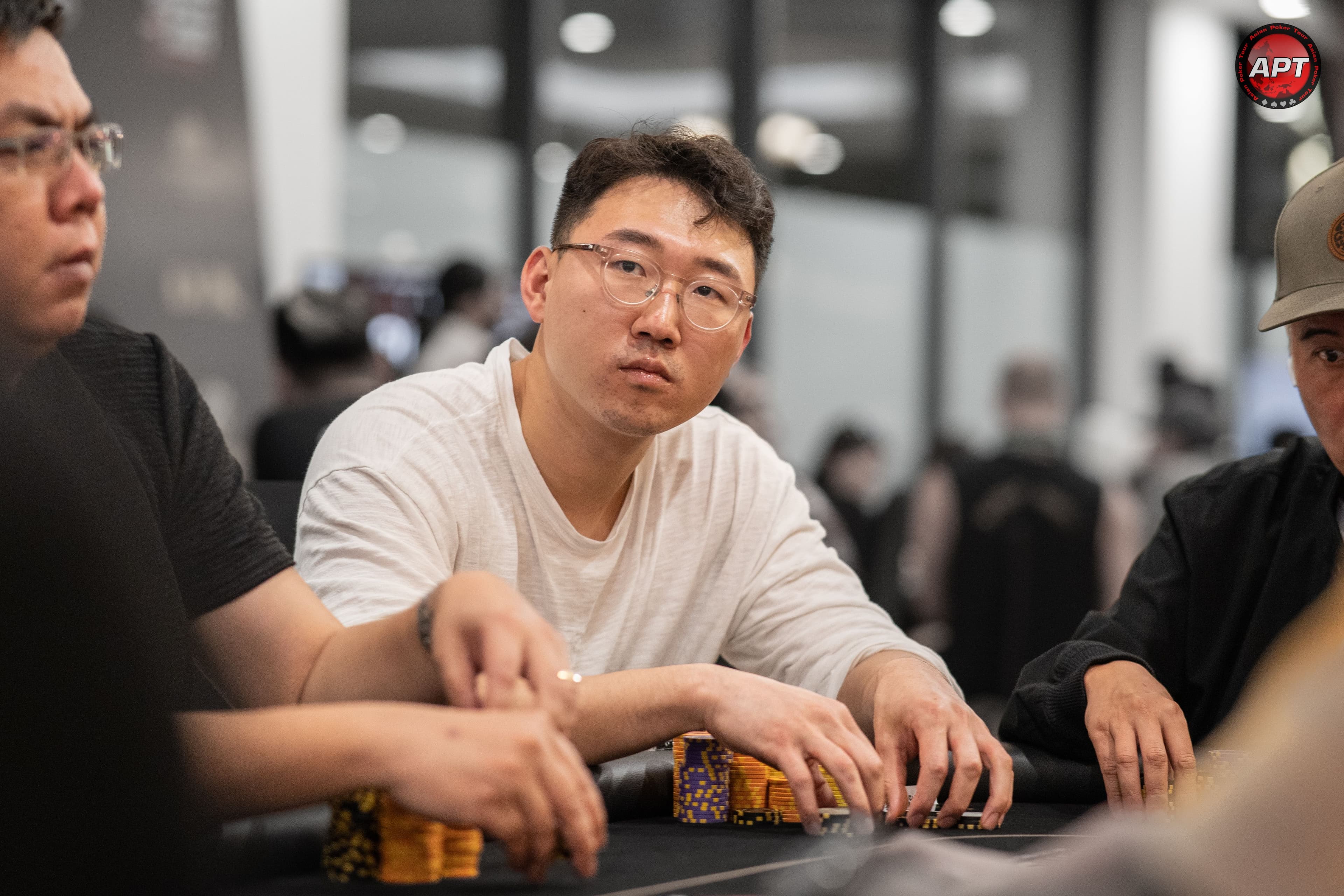 Main Event Flight B Draws 141 Entries; Seok Hyeon Park Tops Counts, Tran Van Tai Claims Gold in Single Day High Roller – 8 Max For ₫904.81M (~$38.9K)